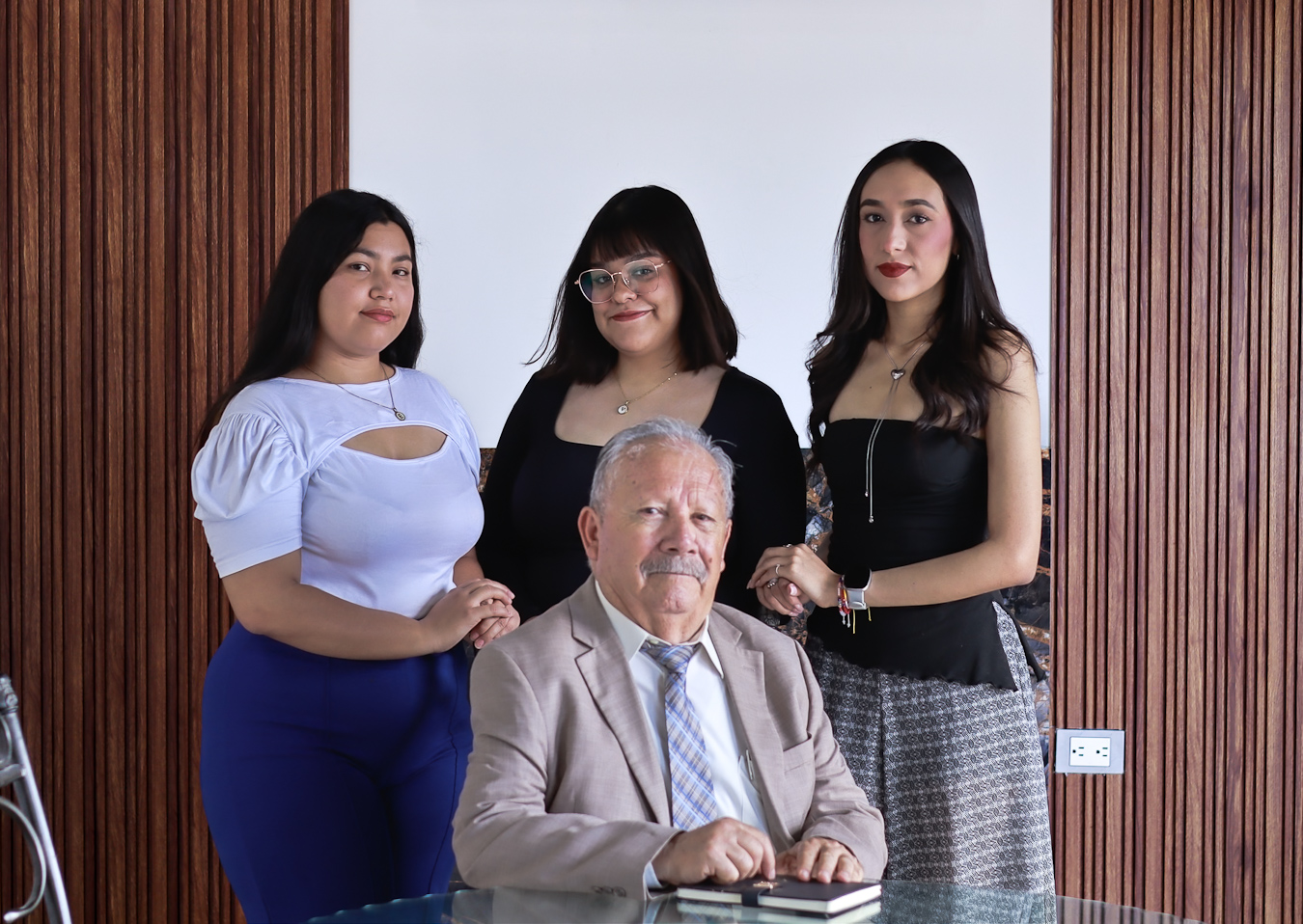 Equipo de PACTUM junto al Lic. Ricardo Gutiérrez Ruiz